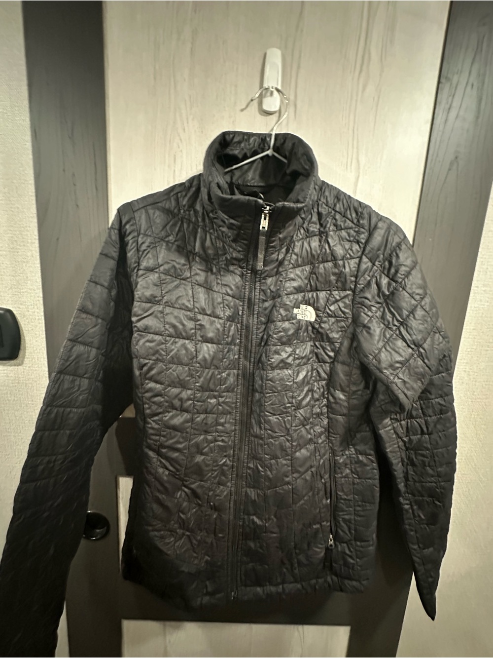 The North Face Black Quilted Women's Lightweight Puffer Jacket